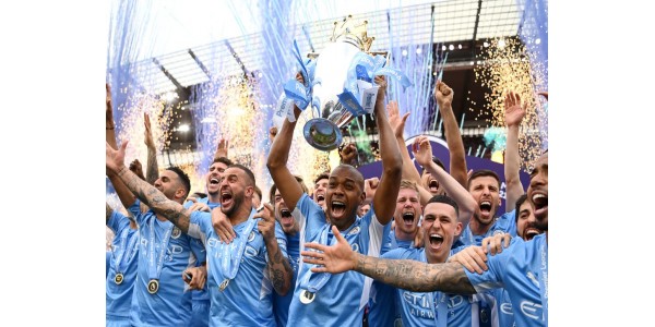 Fernandinho lascia il Manchester City con gratitudine